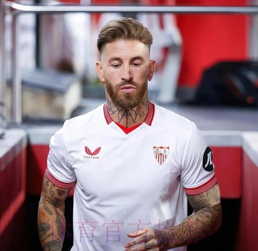 水爷踩人逃点 专家称应判罚 毕包大将:皇马被保送!